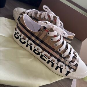 Brand new Burberry Jack Check Low top sneaker - Archive Beige
